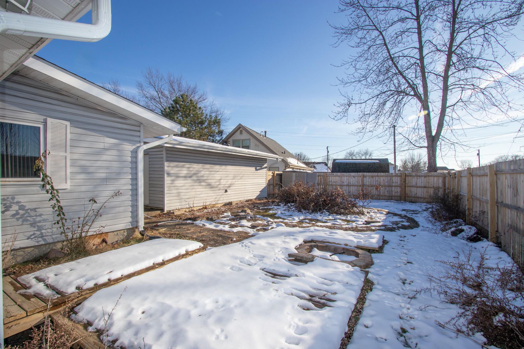 536 Riviera Road Valparaiso, IN 46385 - Photo 24 of 27 2048x1365