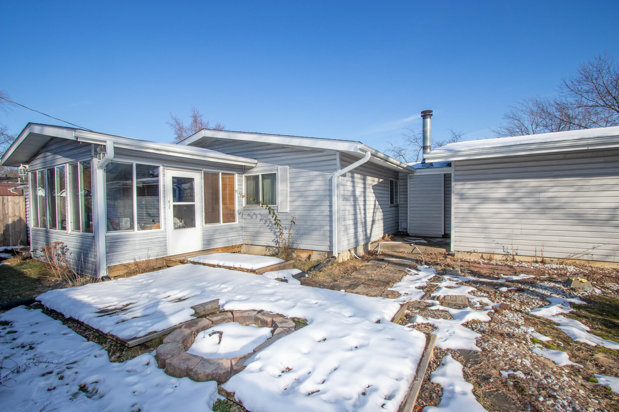 536 Riviera Road Valparaiso, IN 46385 - Photo 26 of 27 2048x1365