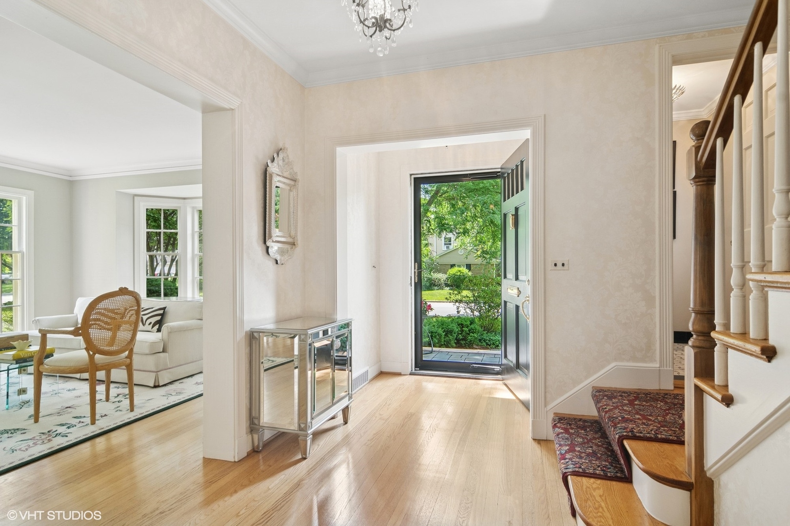 500 Mayfair Road Arlington Heights, IL 60005 - Photo 4 of 33 Gallery Image 4