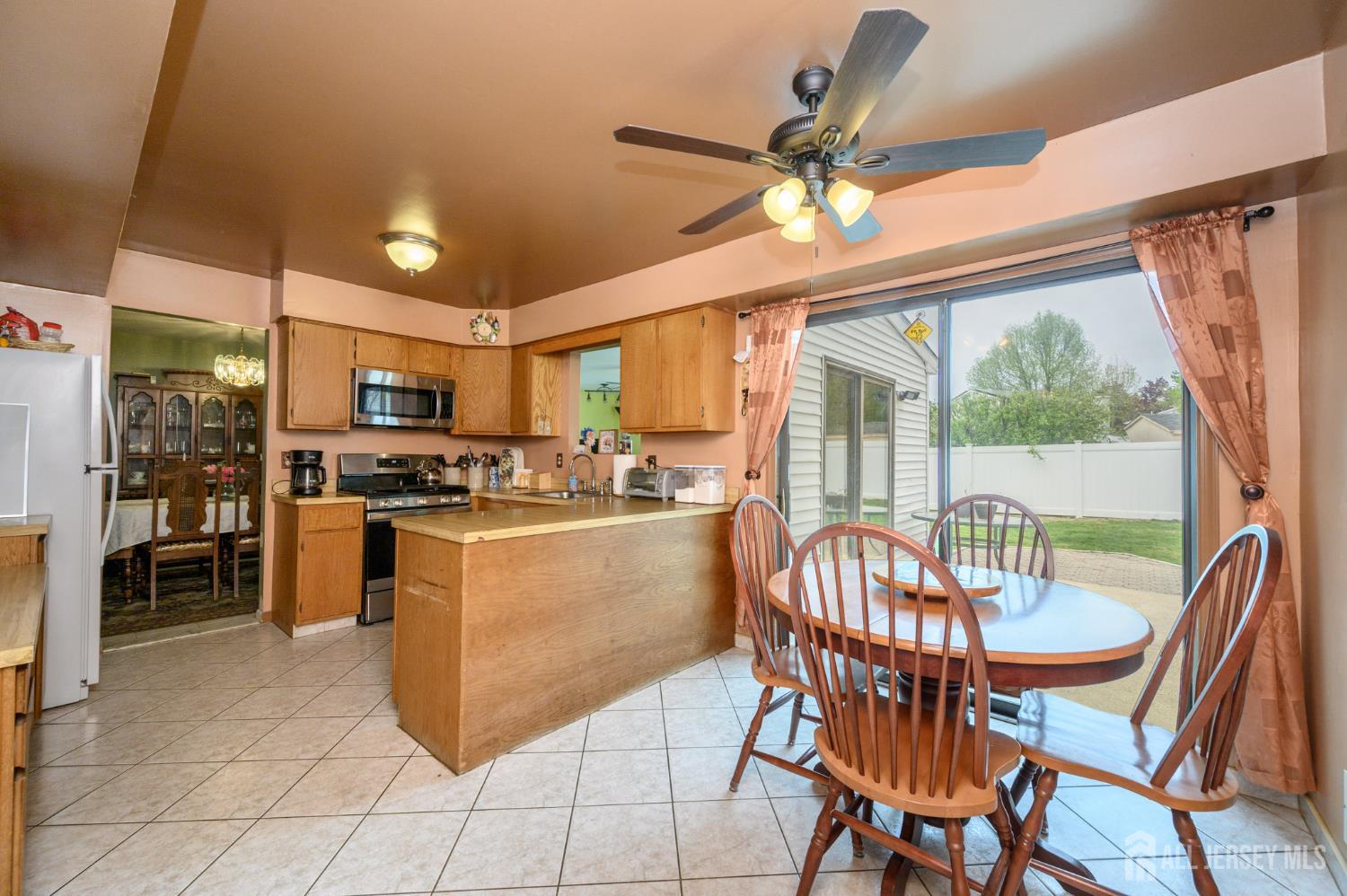 20 Snowdrift Lane Howell, NJ 07731 - Photo 10 of 35