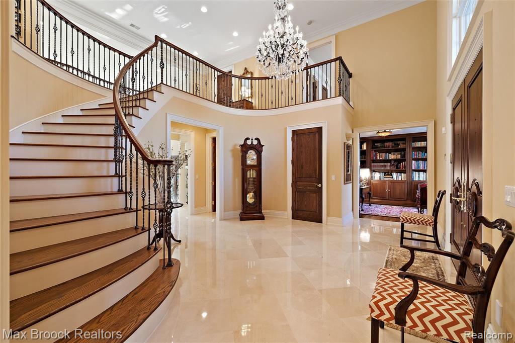 28501 West 14 Mile Road Farmington Hills, MI 48334 - Photo 5 of 67