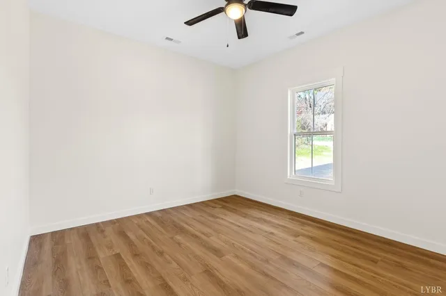 $319,900 | 1 Hickory Cove Lane, Moneta, VA 24121