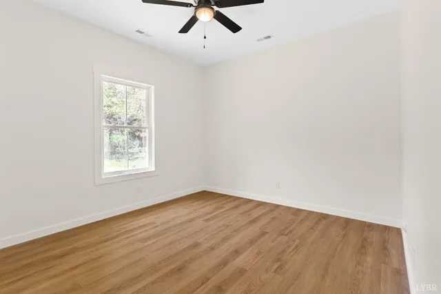 $319,900 | 1 Hickory Cove Lane, Moneta, VA 24121