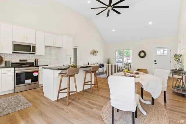 $319,900 | 1 Hickory Cove Lane, Moneta, VA 24121