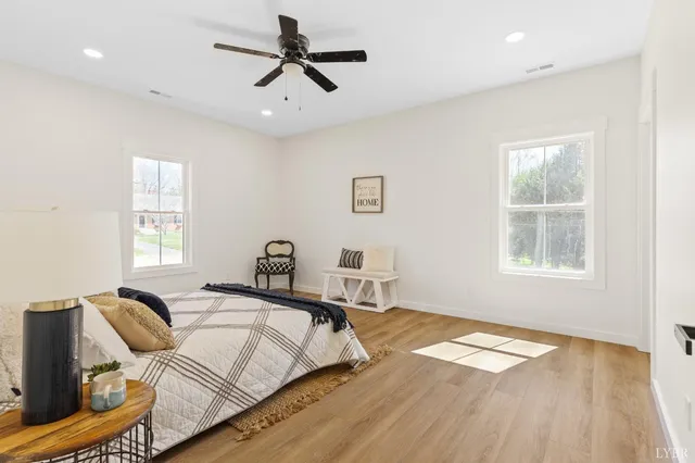 $319,900 | 1 Hickory Cove Lane, Moneta, VA 24121