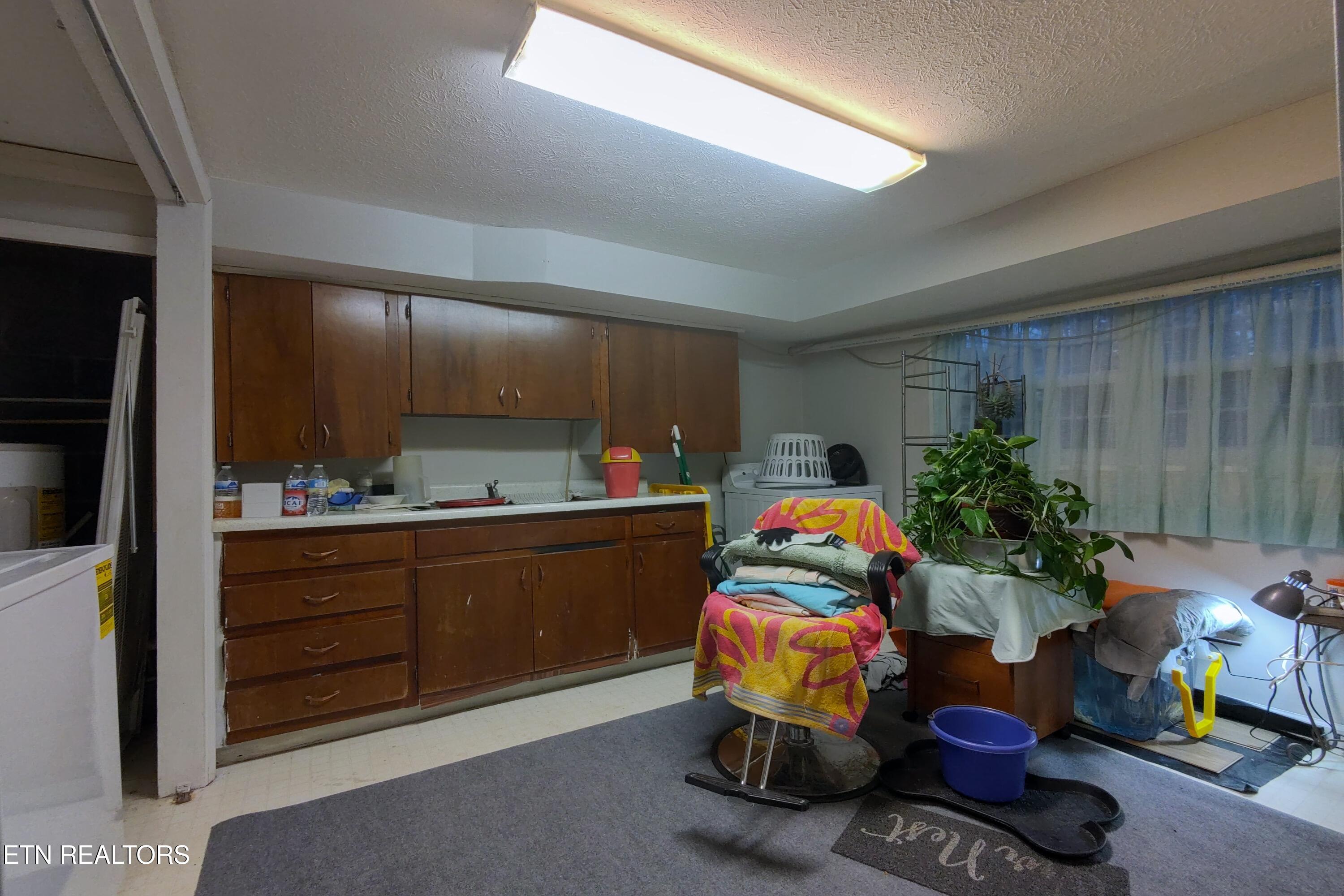 725 Robertsville Road Oak Ridge, TN 37830 - Photo 32 of 35 Laundry Room lower lvl