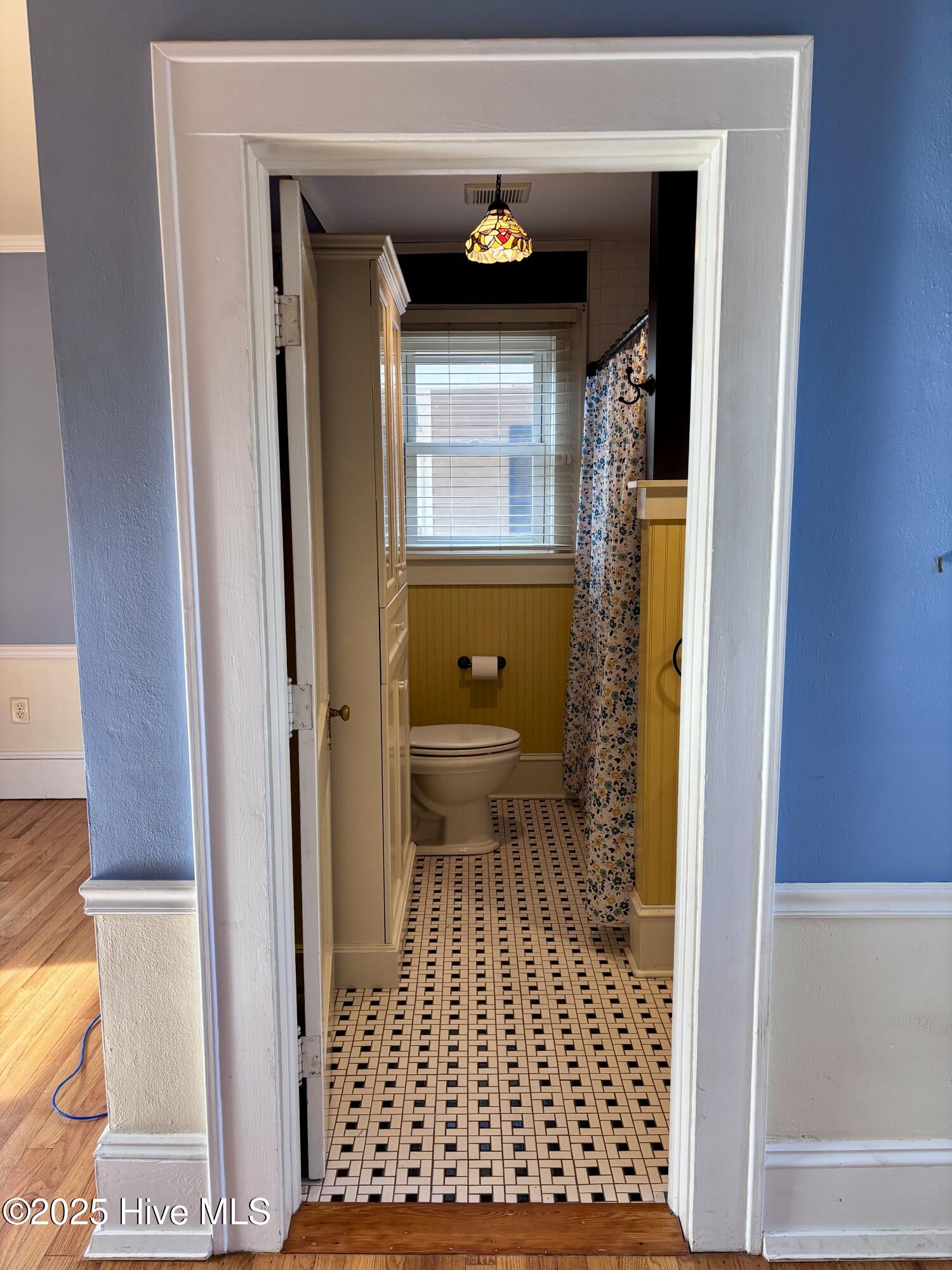 300 West Main Street Murfreesboro, NC 27855 - Photo 18 of 97 Downstairs Suite Bathroom