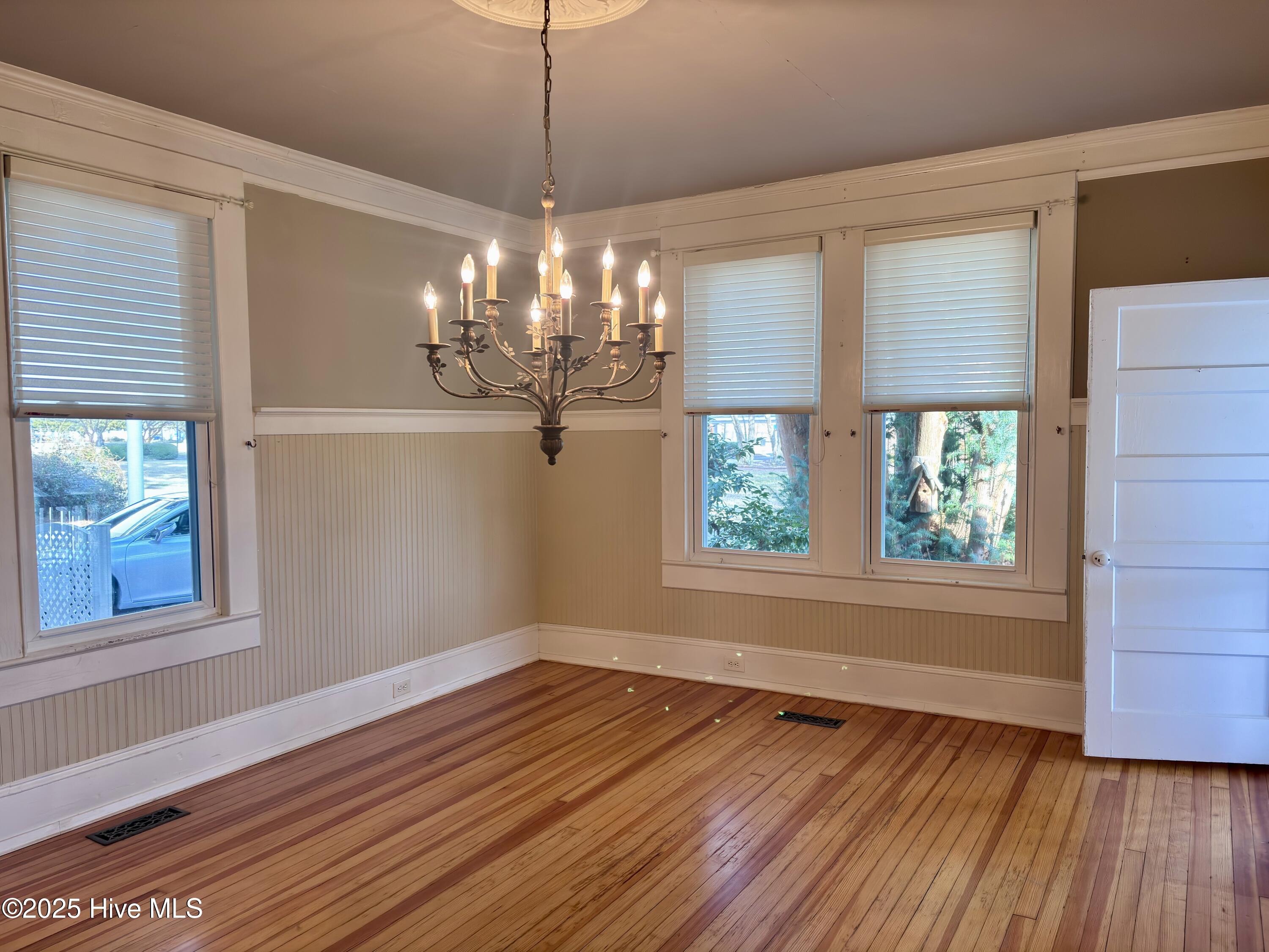 300 West Main Street Murfreesboro, NC 27855 - Photo 33 of 97 Dining Room