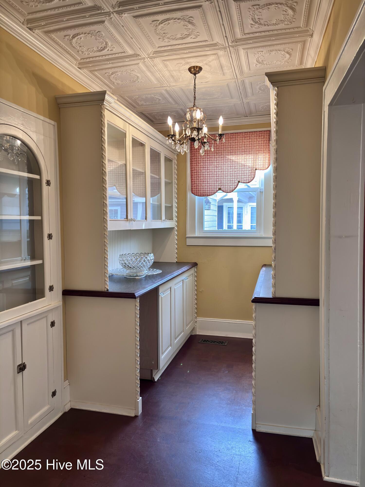 300 West Main Street Murfreesboro, NC 27855 - Photo 41 of 97 Butler's Pantry