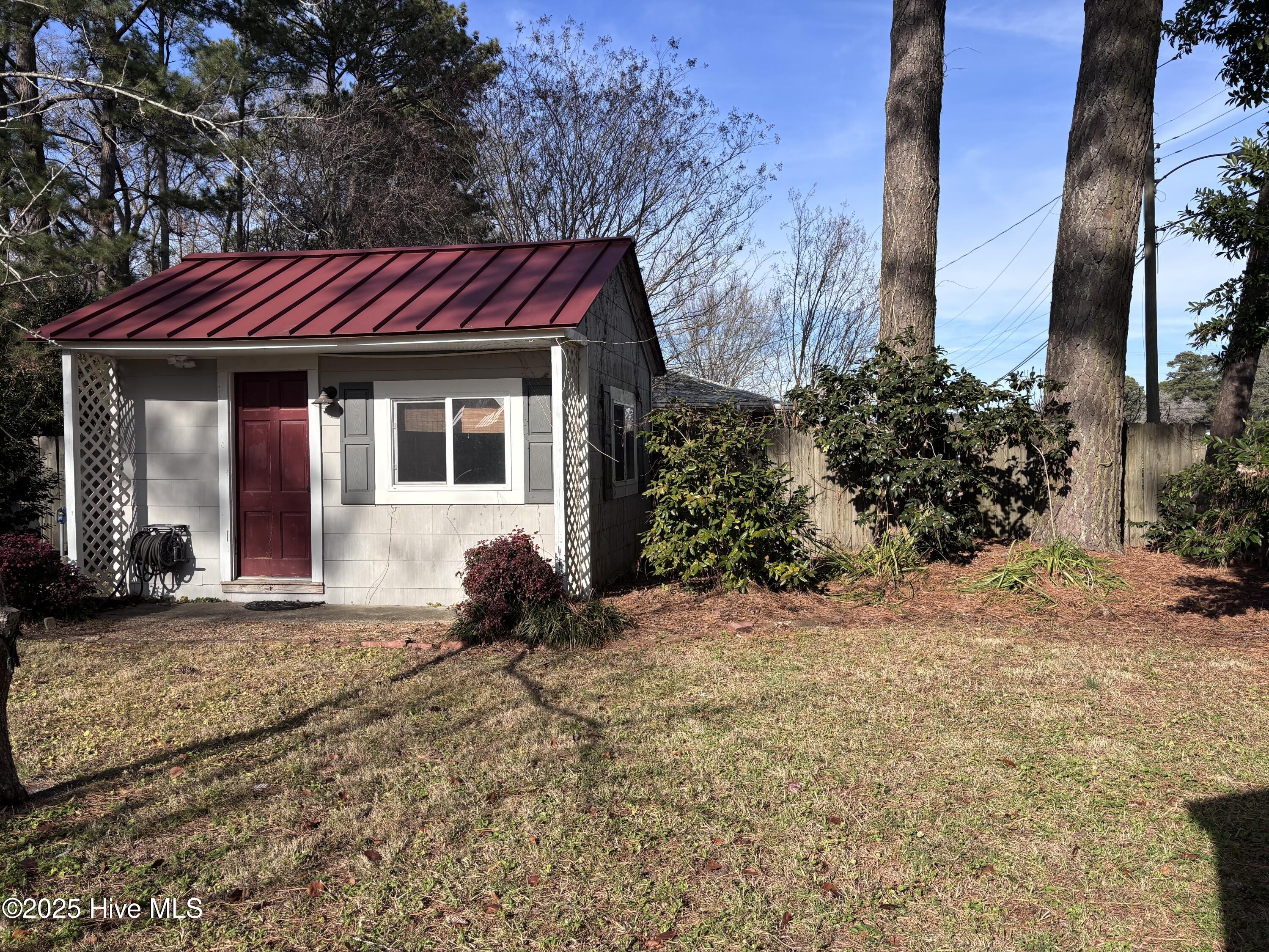 300 West Main Street Murfreesboro, NC 27855 - Photo 92 of 97 She-Shed
