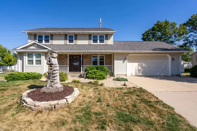 $395,000 | 306 13th Avenue, Dewitt, IA 52742