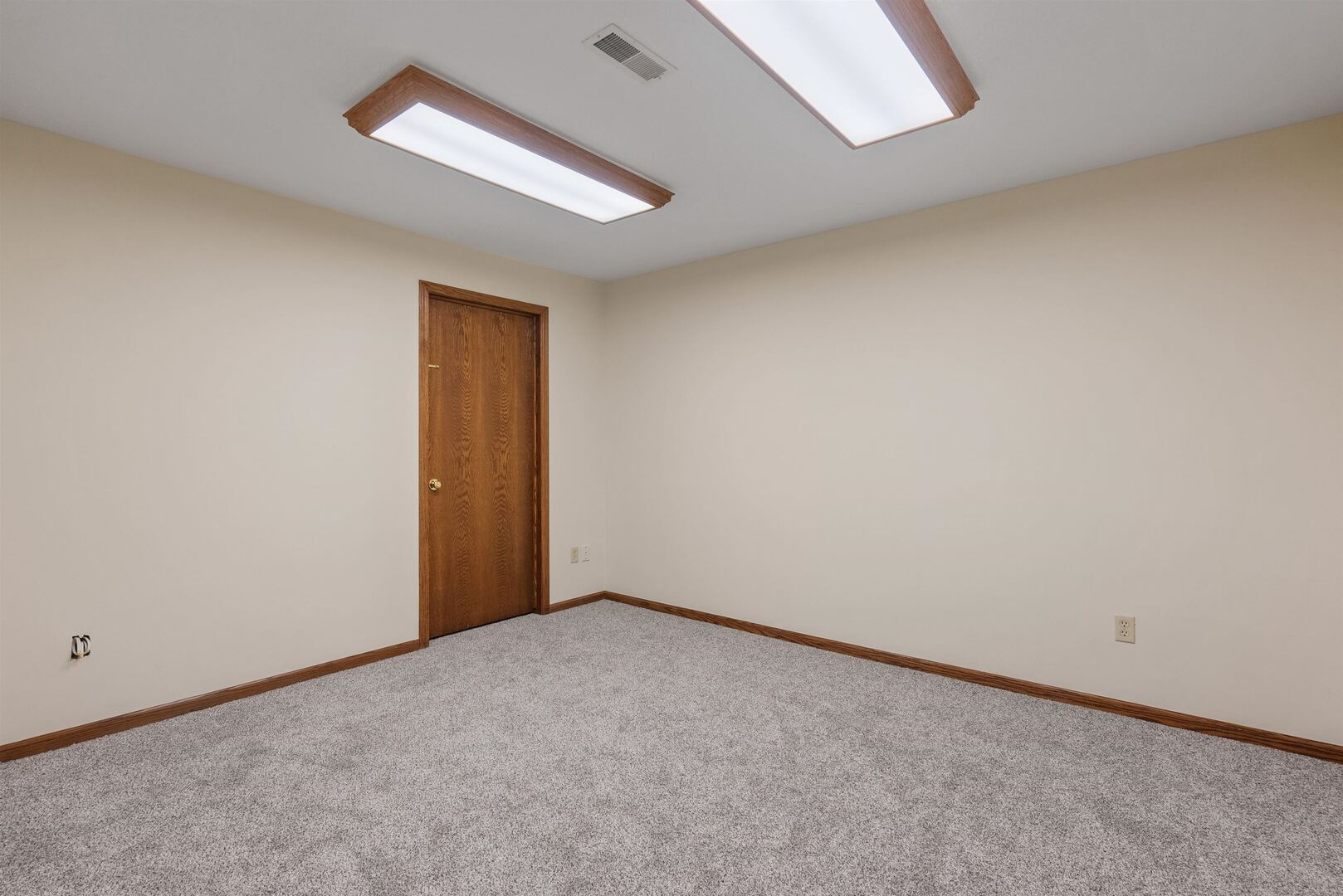 306 13th Avenue Dewitt, IA 52742 - Photo 35 of 56