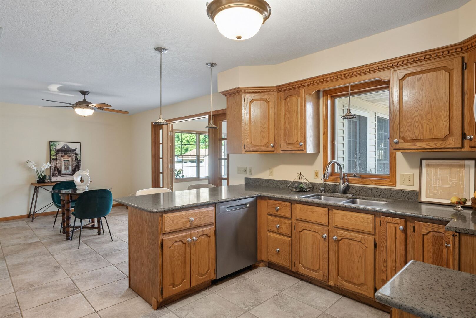 306 13th Avenue Dewitt, IA 52742 - Photo 10 of 56