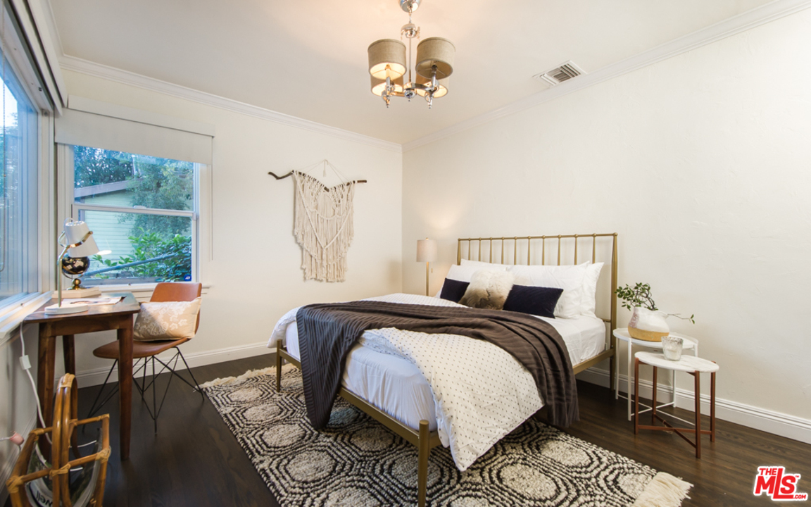 8358 Ridpath Drive Los Angeles, CA 90046 - Photo 13 of 16 Gallery Image 13
