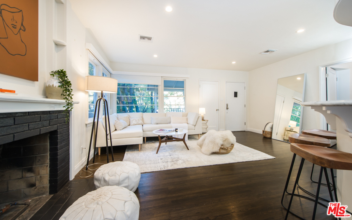 8358 Ridpath Drive Los Angeles, CA 90046 - Photo 4 of 16 Gallery Image 4