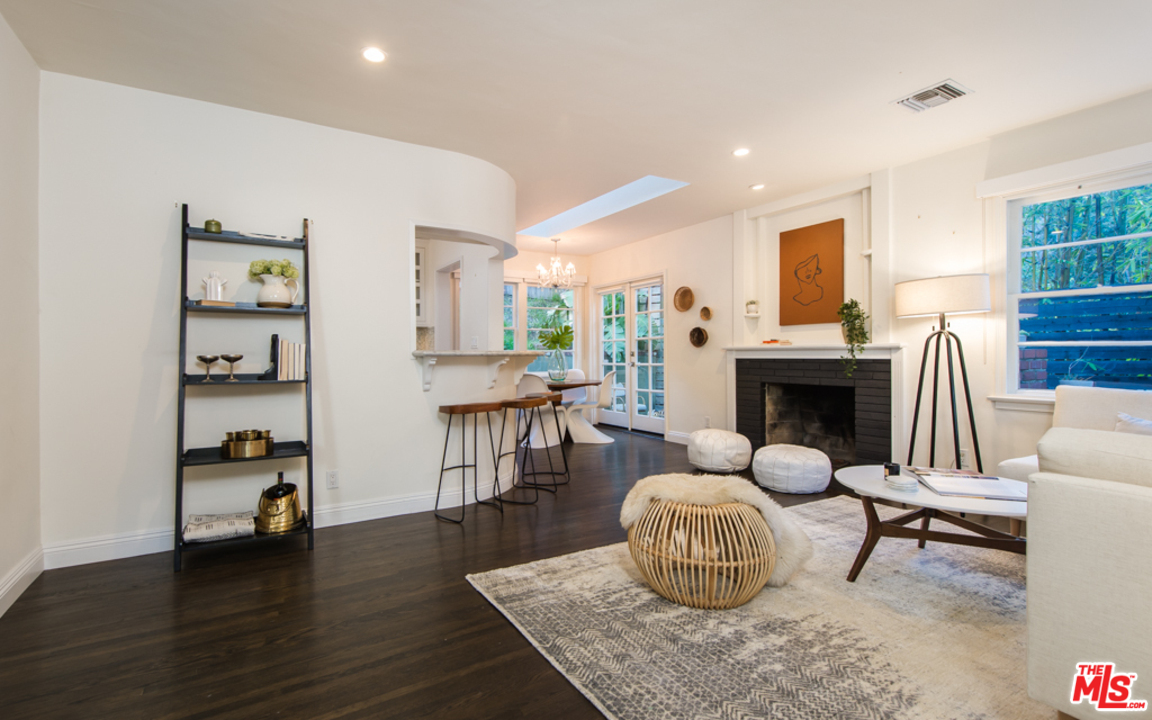 8358 Ridpath Drive Los Angeles, CA 90046 - Photo 5 of 16 Gallery Image 5