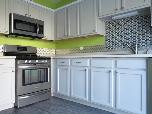 $2,000 | 1227 North Village Drive, Round Lake Beach, IL 60073