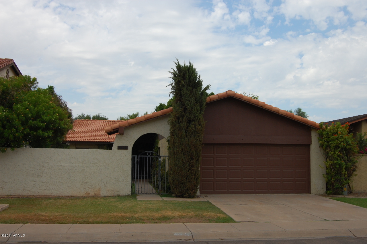 5620 South Crows Nest Road Tempe, AZ 85283 - Photo 1 of 16 front