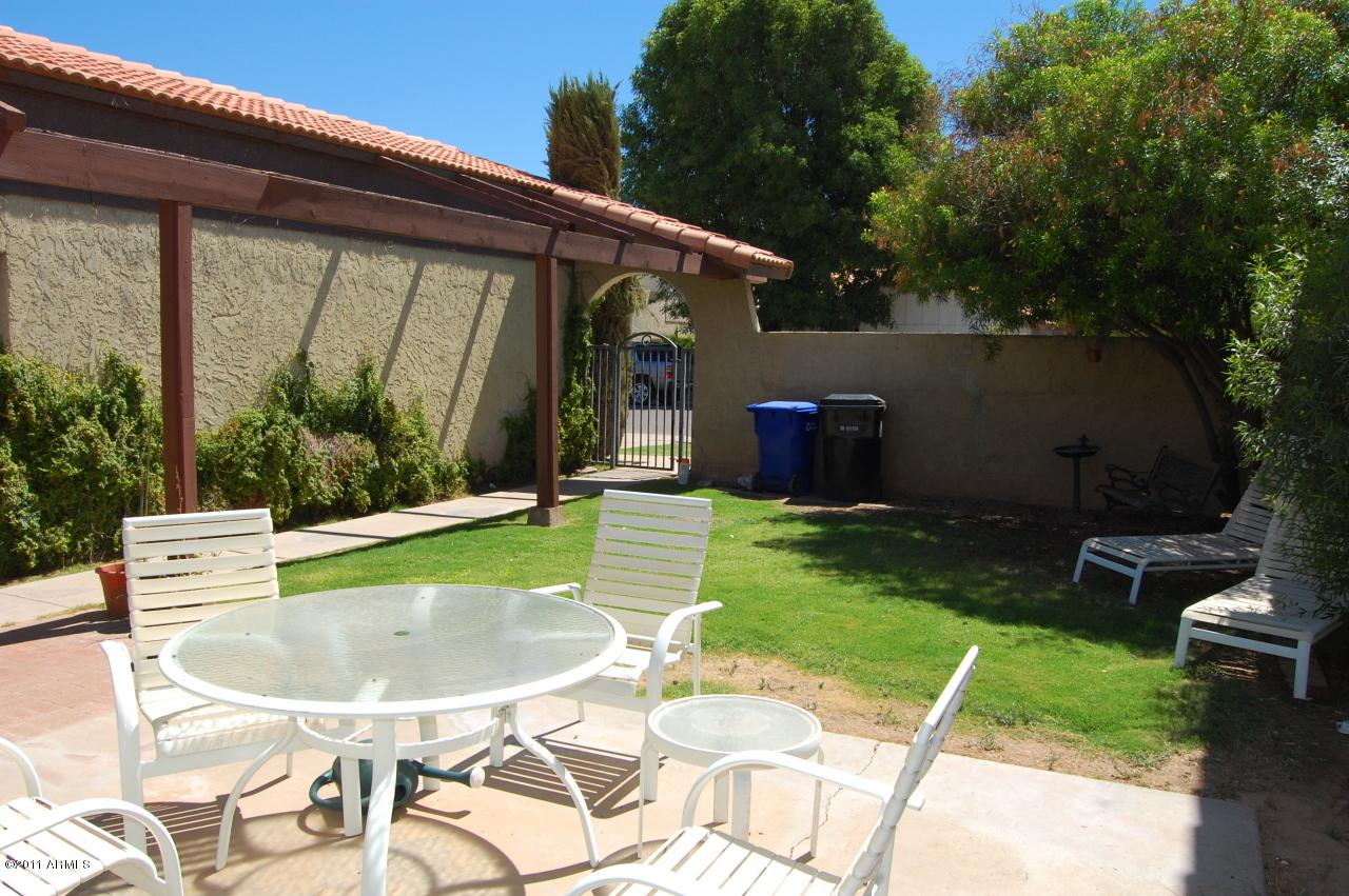 5620 South Crows Nest Road Tempe, AZ 85283 - Photo 5 of 16 Courtyard1