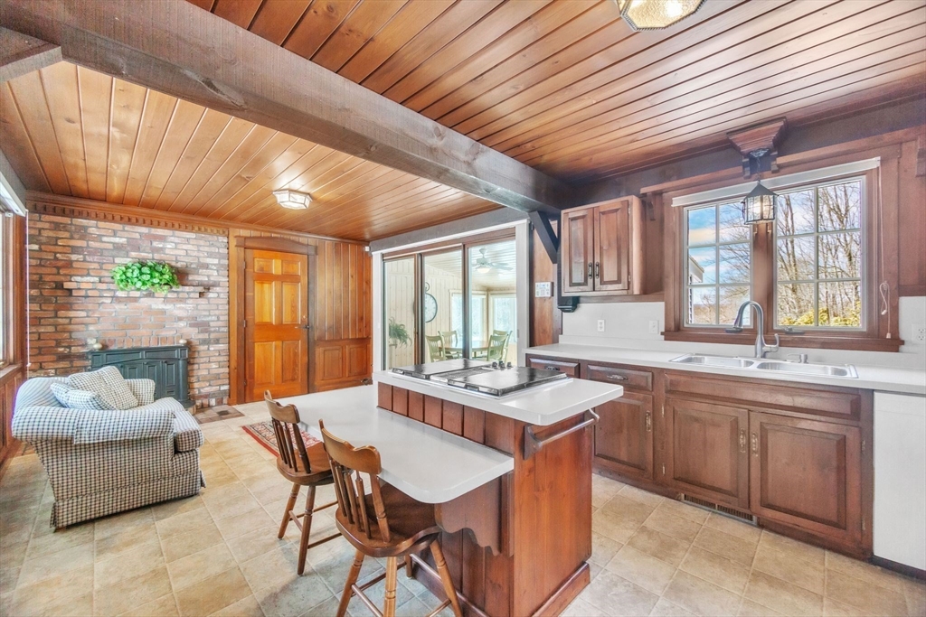83 New State Road Montgomery, MA 01085 - Photo 9 of 42