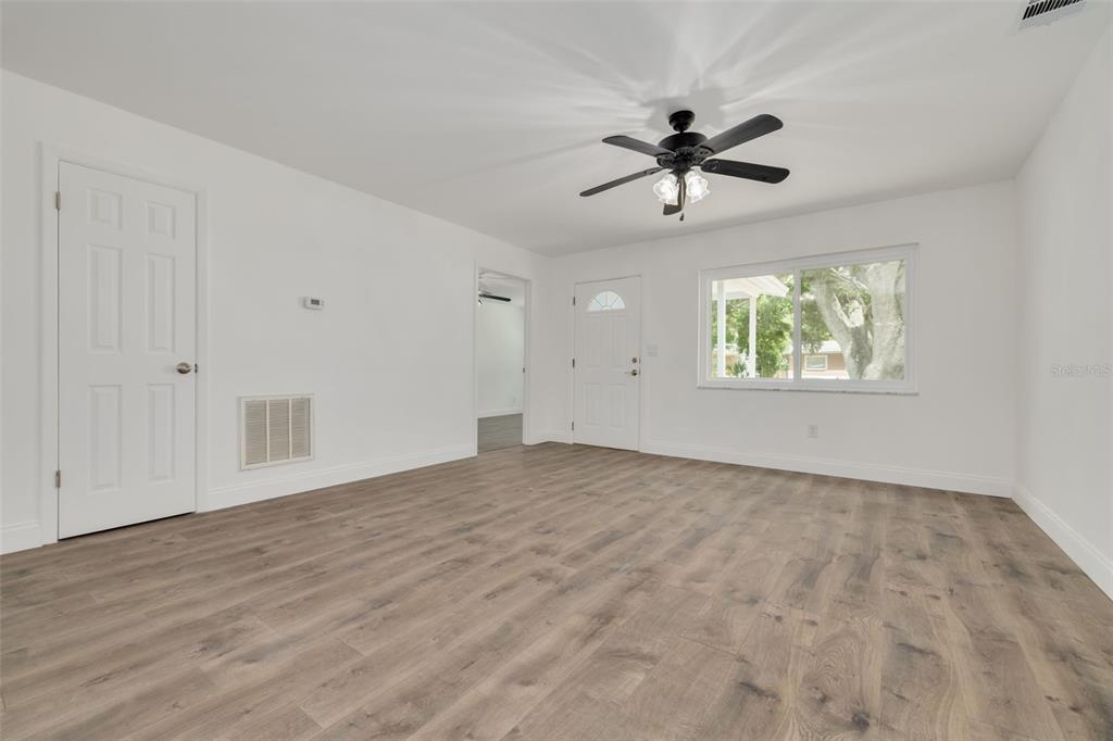 2120 23rd Street Southwest Largo, FL 33774 - Photo 5 of 27