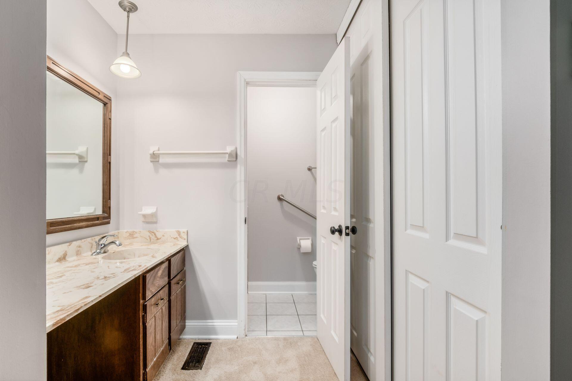 4345 Reed Road Columbus, OH 43220 - Photo 25 of 51 Primary En-Suite Bathroom