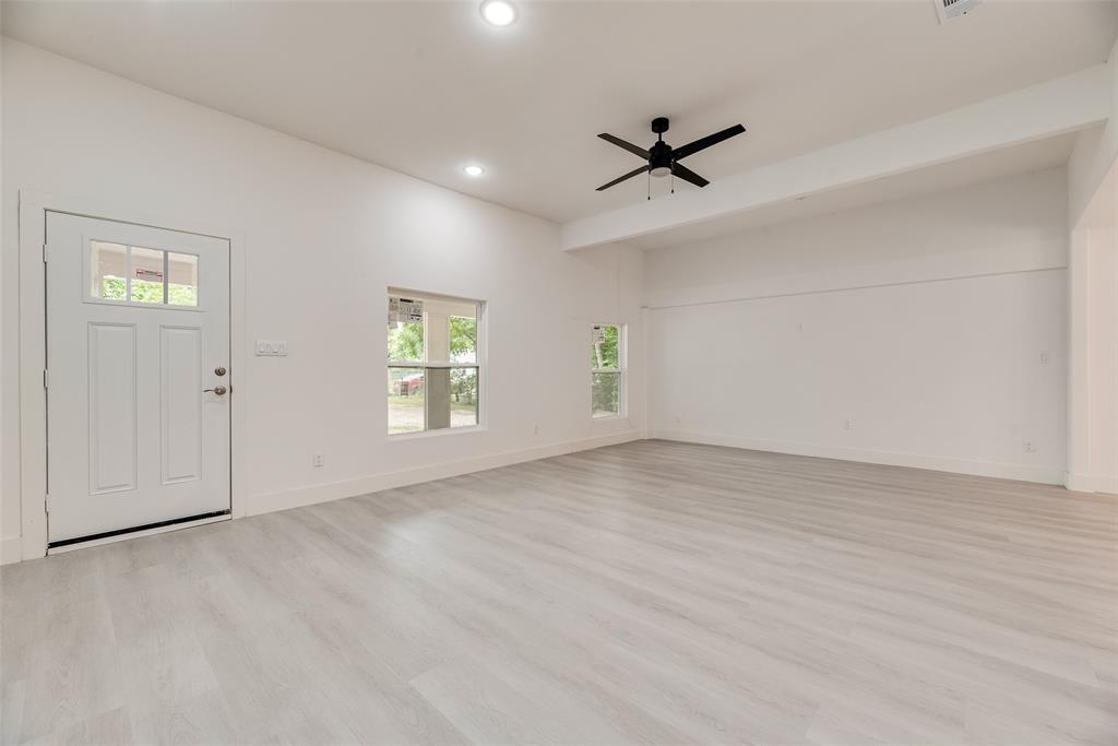 302 Newsom Road Mesquite, TX 75149 - Photo 4 of 34