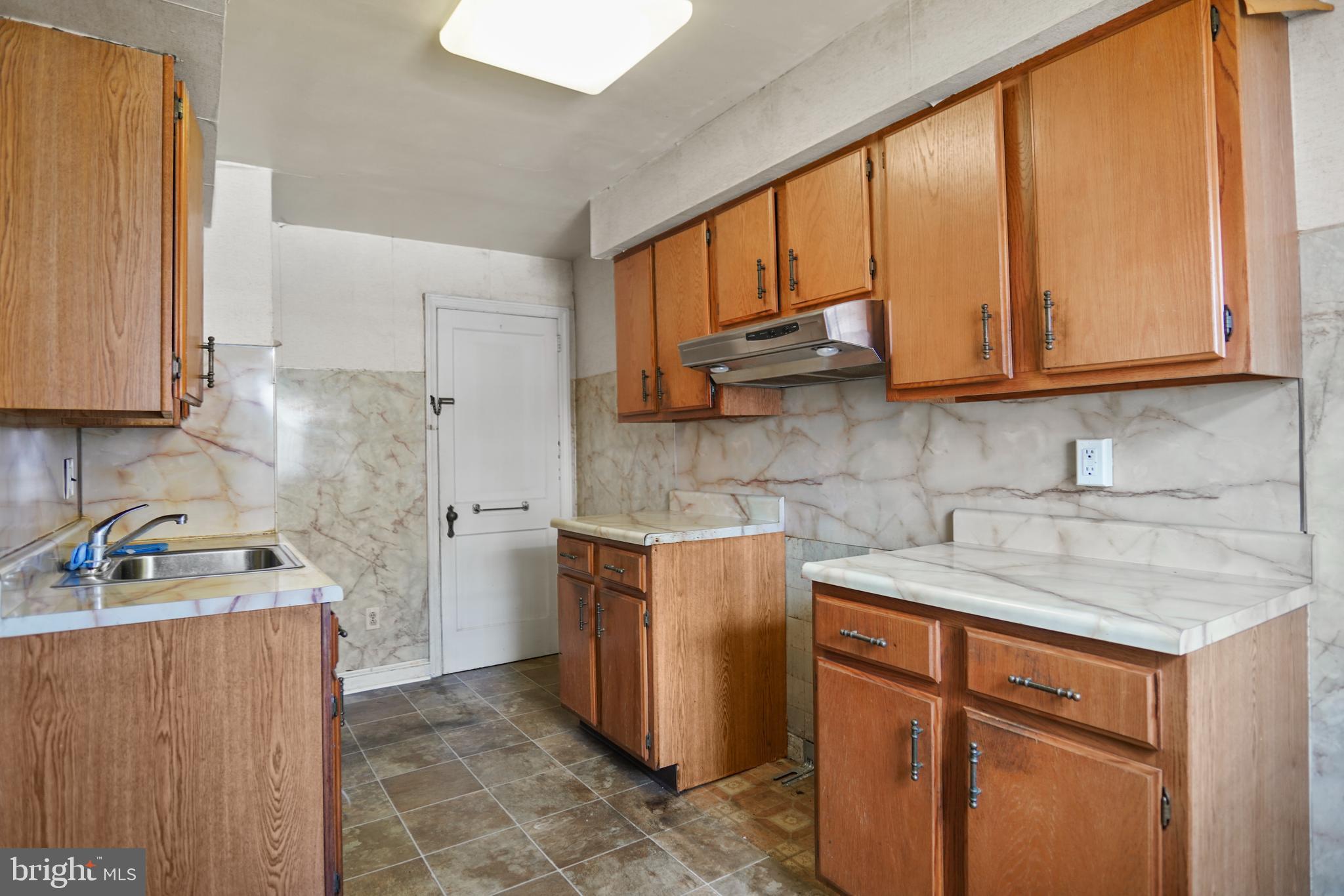 8431 Fayette Street Philadelphia, PA 19150 - Photo 7 of 18