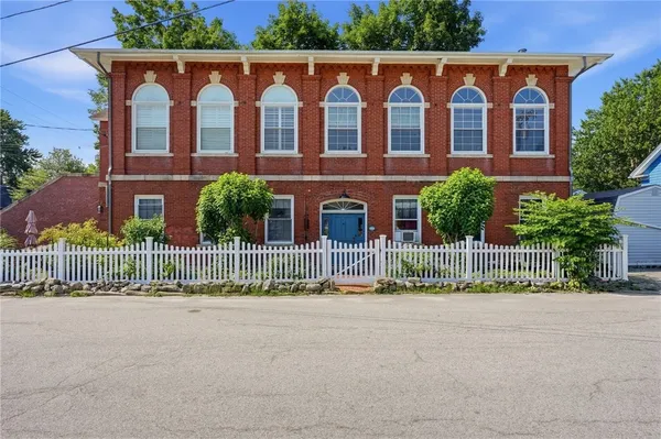 $2,000 | 1298 Victory Highway, Unit B, Burrillville, RI 02858