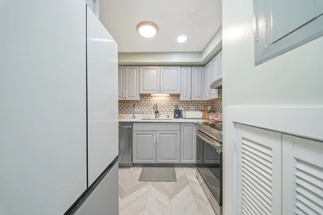 $299,999 | 502 Oak Street, Unit 9, Brockton, MA 02301