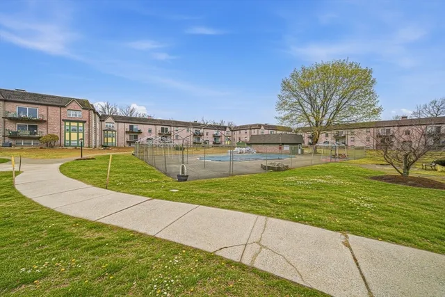 $299,999 | 502 Oak Street, Unit 9, Brockton, MA 02301