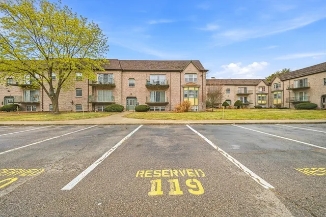 $299,999 | 502 Oak Street, Unit 9, Brockton, MA 02301