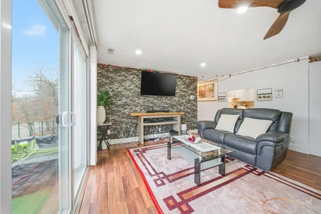 $299,999 | 502 Oak Street, Unit 9, Brockton, MA 02301