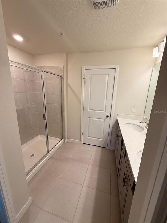 10923 Leafshore Loop Orlando, FL 32829 - Photo 22 of 44 a view of an empty walk in closet