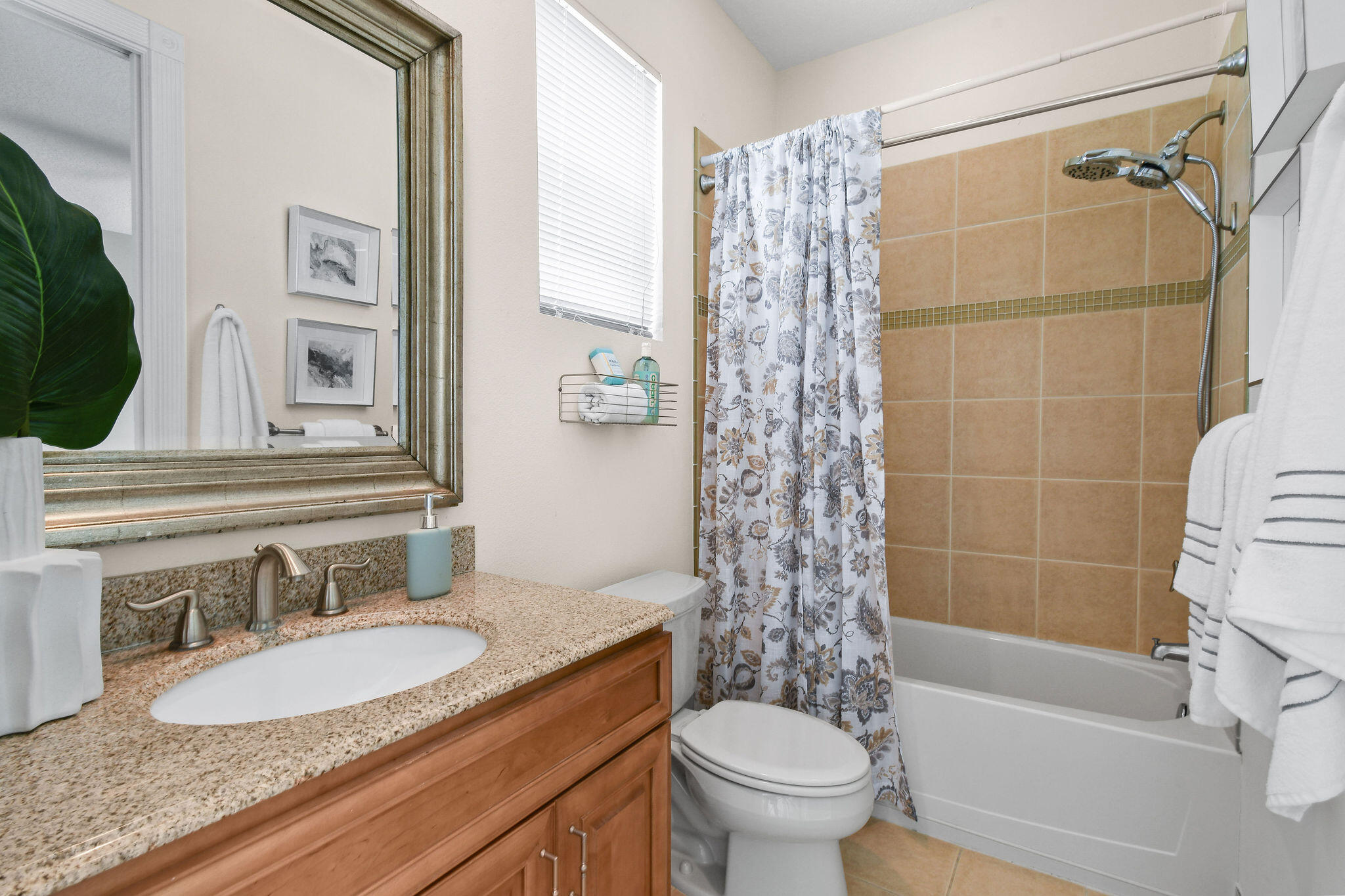 807 Xanadu Place Jupiter, FL 33477 - Photo 50 of 89 Guest Bath