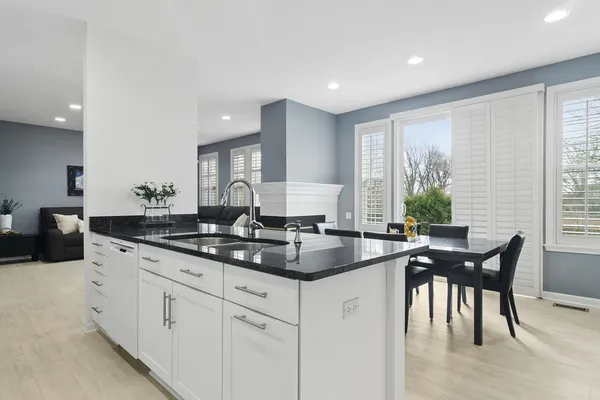 $969,000 | 2248 Avalon Drive, Buffalo Grove, IL 60089