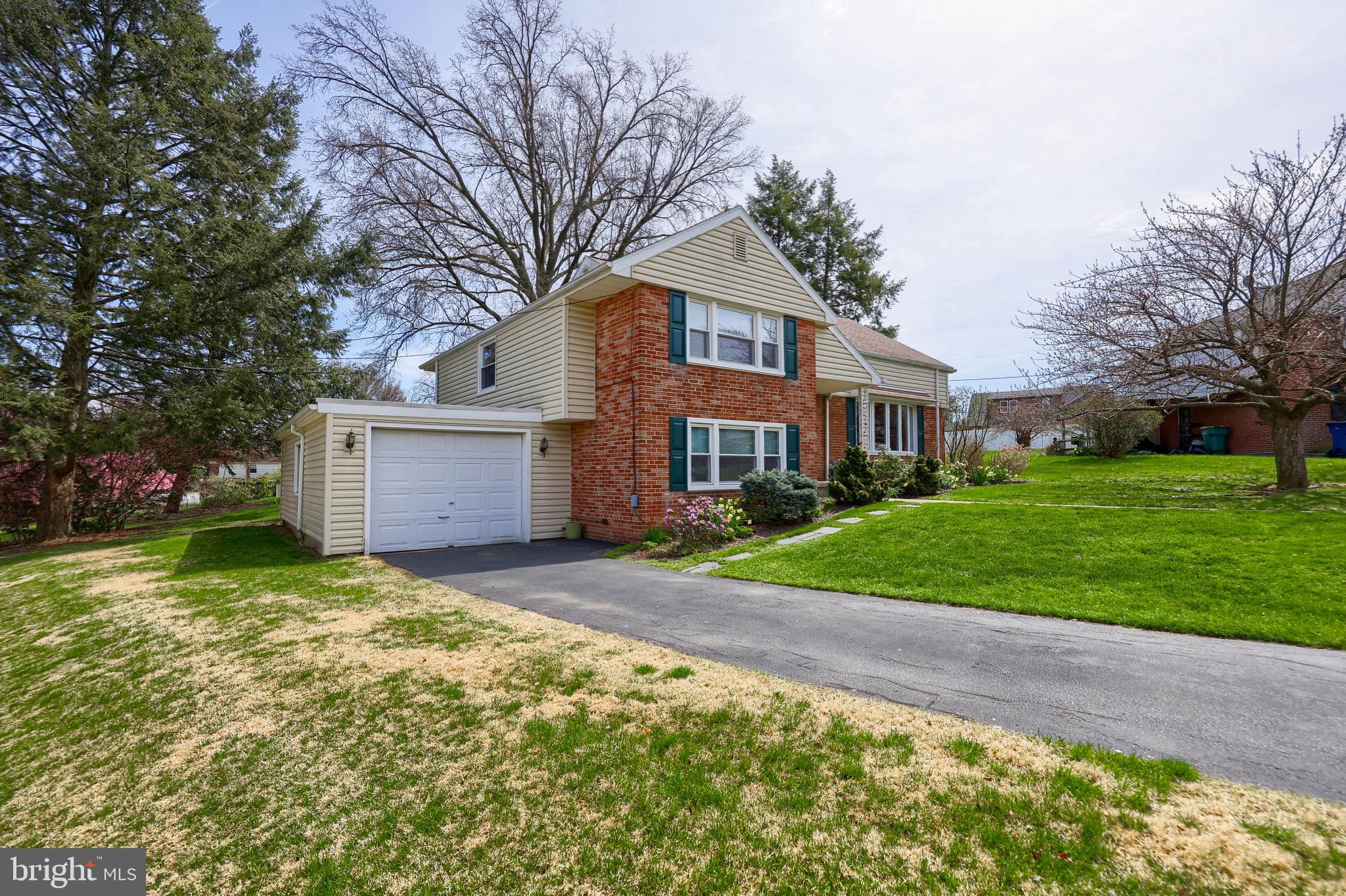 2306 Kay Court Reading, PA 19609 - Photo 2 of 60 Gallery Image 2