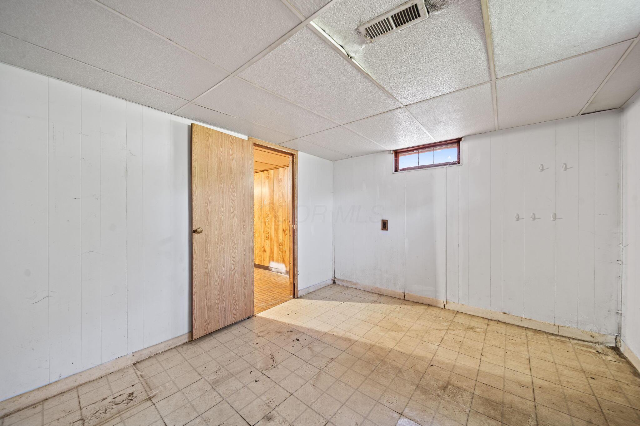 2026 Brookfield Road Columbus, OH 43229 - Photo 40 of 51 48-web-or-mls-DSC00643