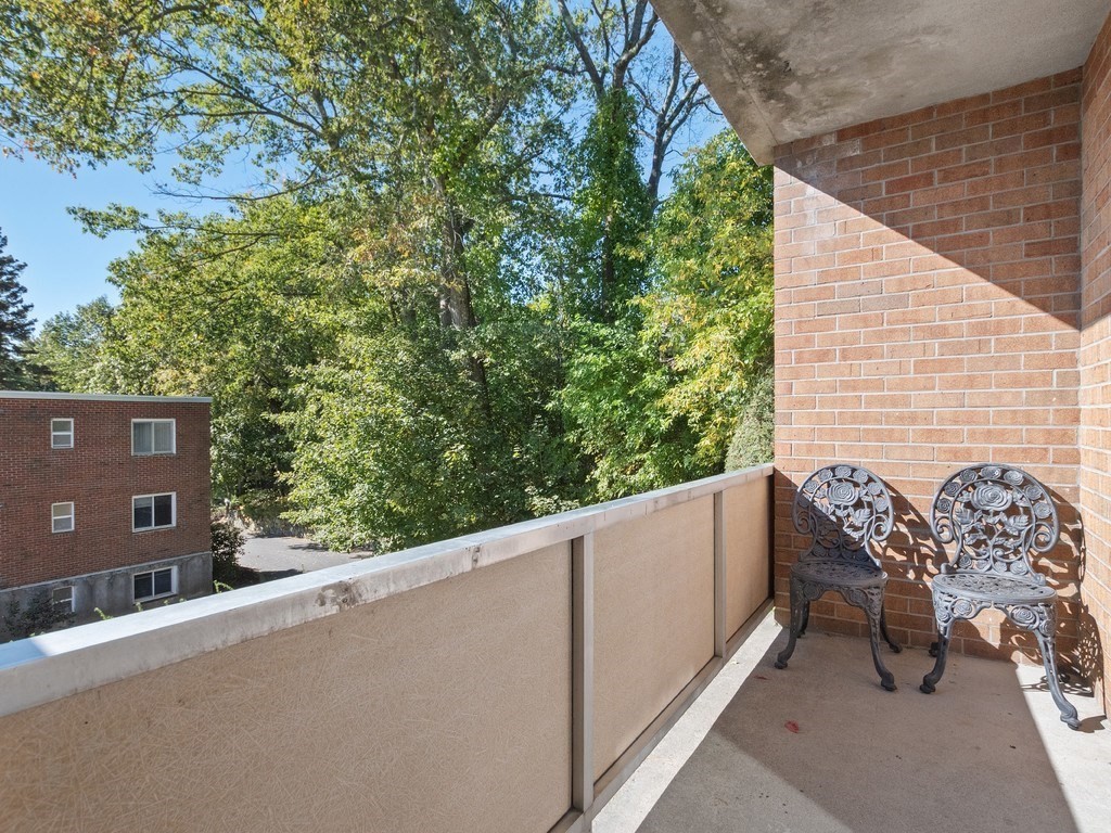 30 Jacqueline Road, Unit C Waltham, MA 02452 - Photo 24 of 32 Gallery Image 24