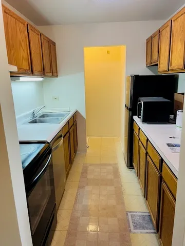 $249,000 | 3275 Kirchoff Road, Unit 337, Rolling Meadows, IL 60008