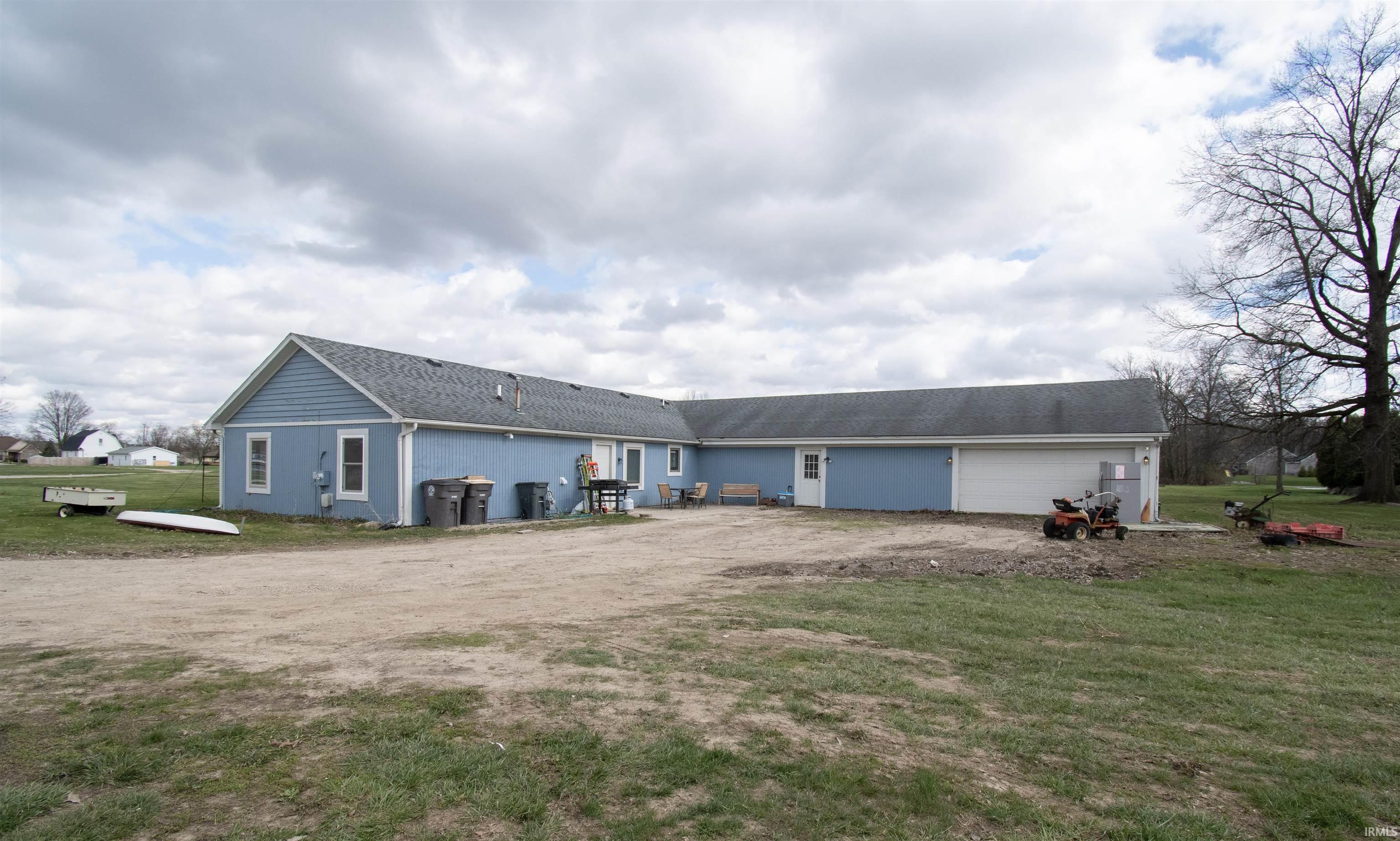 7007 Hazelett Road Fort Wayne, IN 46835 - Photo 3 of 25
