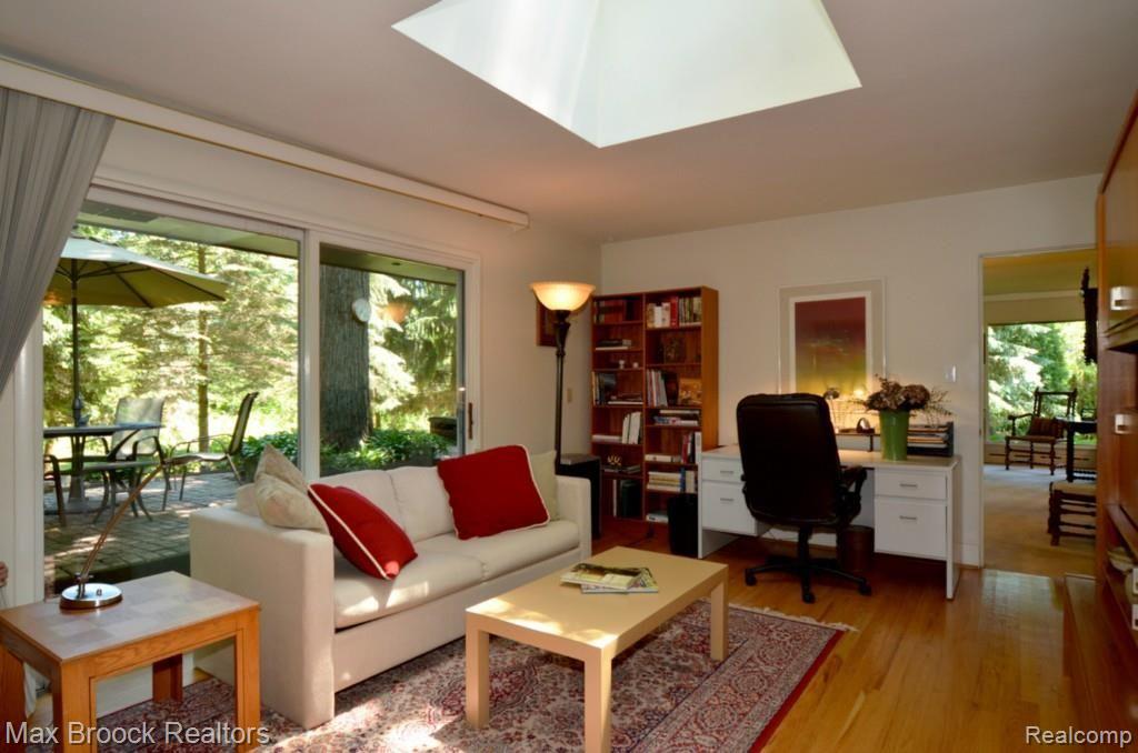 3791 West Pemberton Road Bloomfield Hills, MI 48302 - Photo 3 of 82 family room 4 copy.jpg