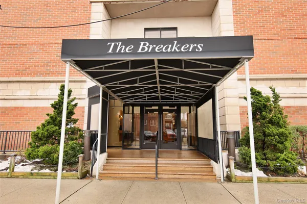 $5,300 | 230 West Broadway, Unit 307, Long Beach, NY 11561