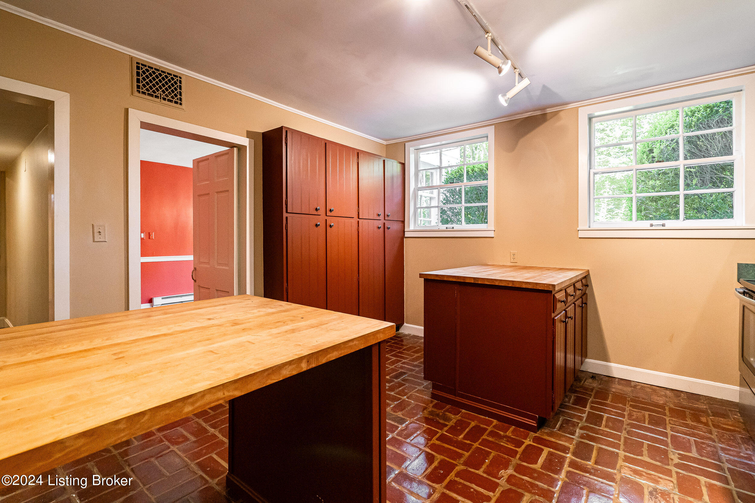 577 Upland Road Louisville, KY 40206 - Photo 52 of 56 577 Upland Rd-56