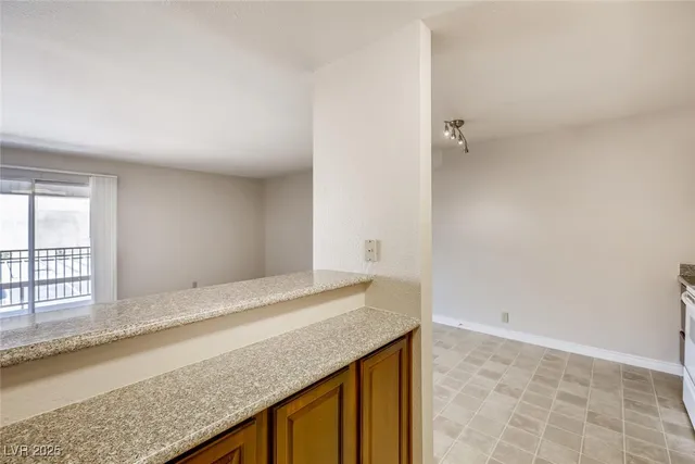 $1,275 | 5224 River Glen Drive, Unit 446, Las Vegas, NV 89103