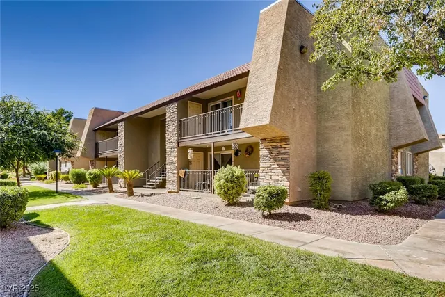 $1,275 | 5224 River Glen Drive, Unit 446, Las Vegas, NV 89103