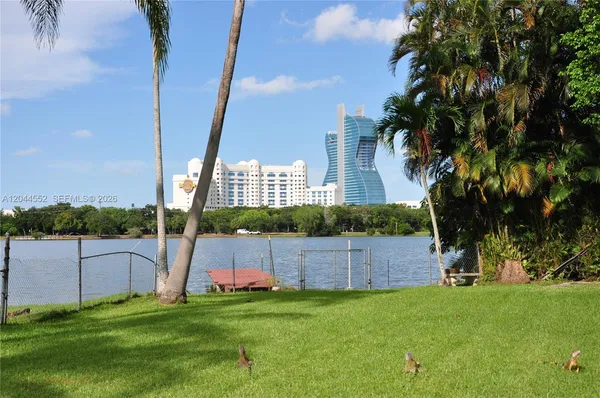 $700,000 | 5630 Southwest 55th Avenue, Davie, FL 33314