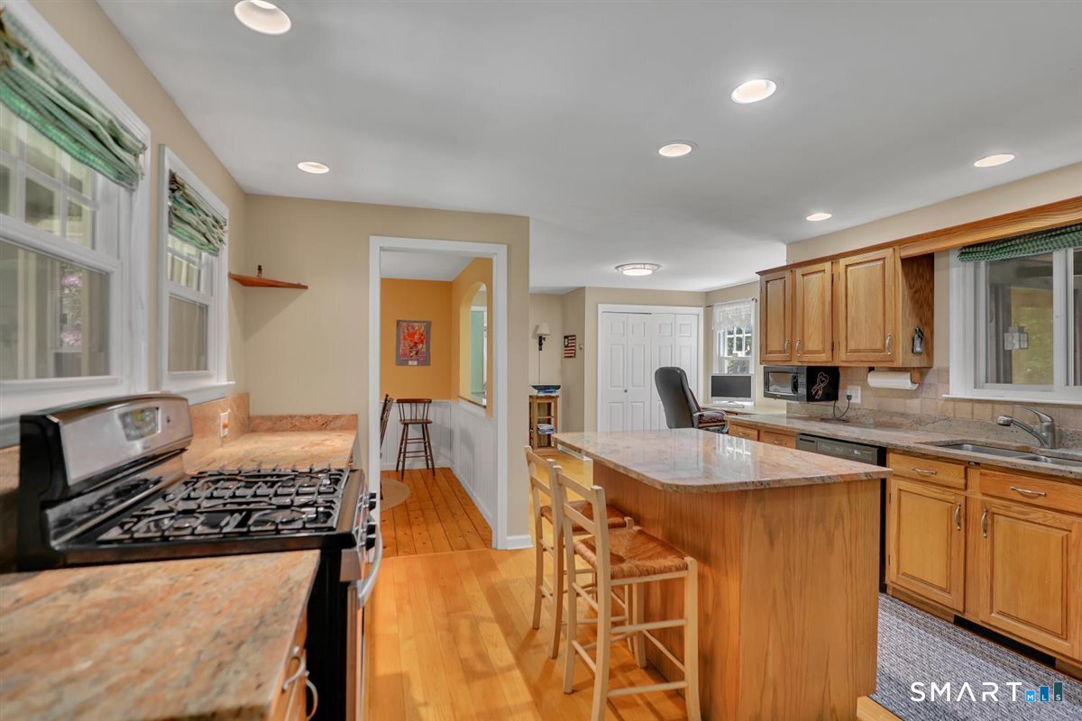 55 Burr Road Haddam, CT 06441 - Photo 8 of 28