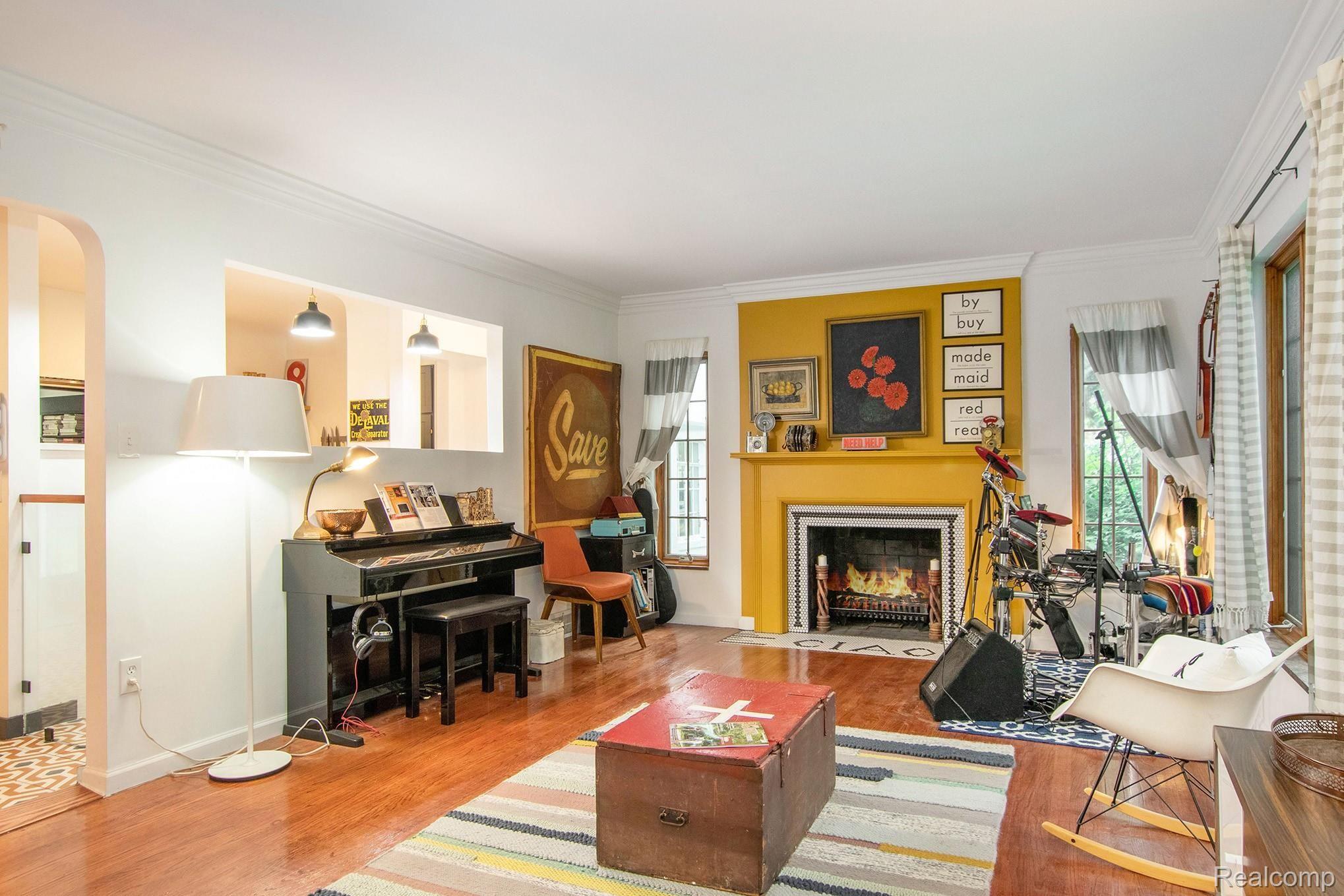 1469 Hawthorne Road Grosse Pointe, MI 48236 - Photo 5 of 47 IMG_0628.jpg