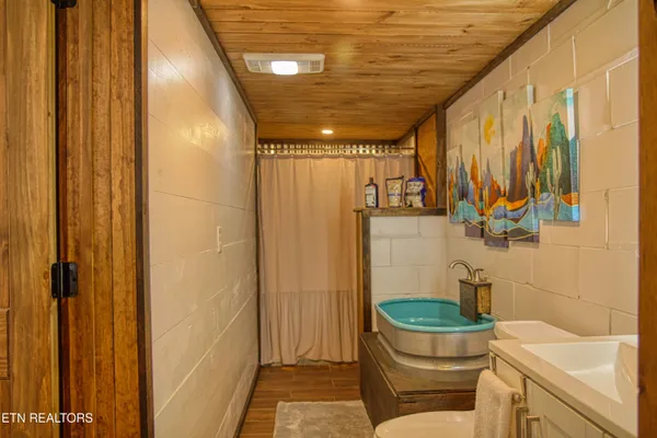 $575,000 | 3516 Leatherwood Ford Road, Jamestown, TN 38556